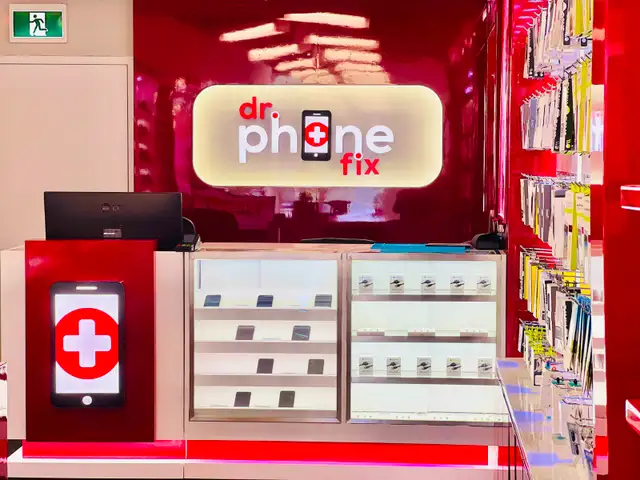 WE BUY BROKEN PHONES