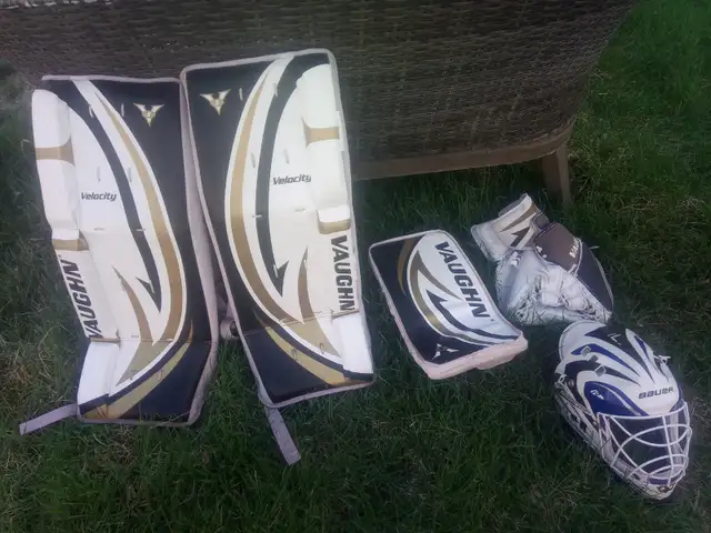 -Excellent Goalie Equipment- - Photo 2
