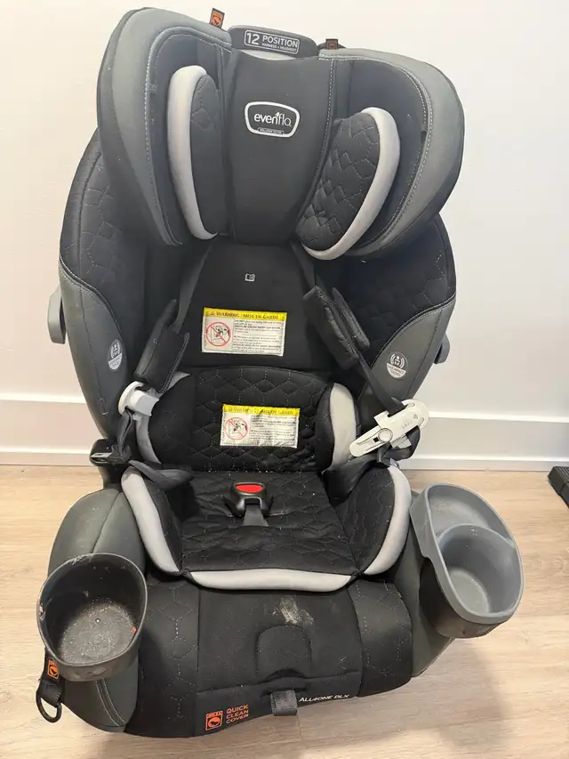 Selling Evenflo 4 in 1 car seat, expiry 2032