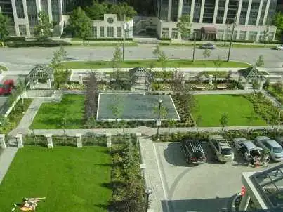 Bright, quiet 1br condo right next to North York Center subway - Photo 10