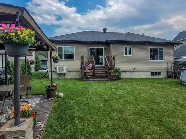 Bungalow avec garage:  25 min de la base militaire de St-Jean - Photo 10