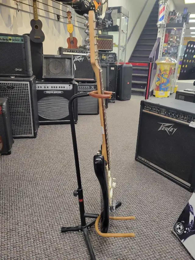 Squier Mini Electric Guitar - Black - Photo 6
