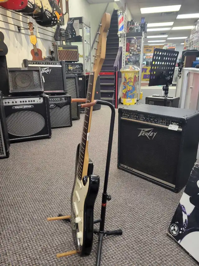 Squier Mini Electric Guitar - Black - Photo 7