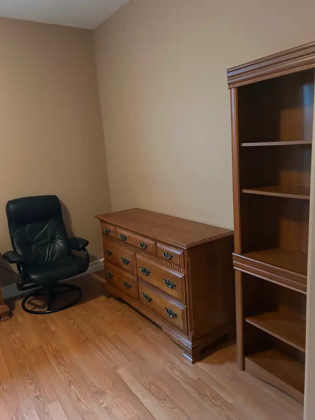 Spacious 2 bedroom basement suite for rent - Photo 4