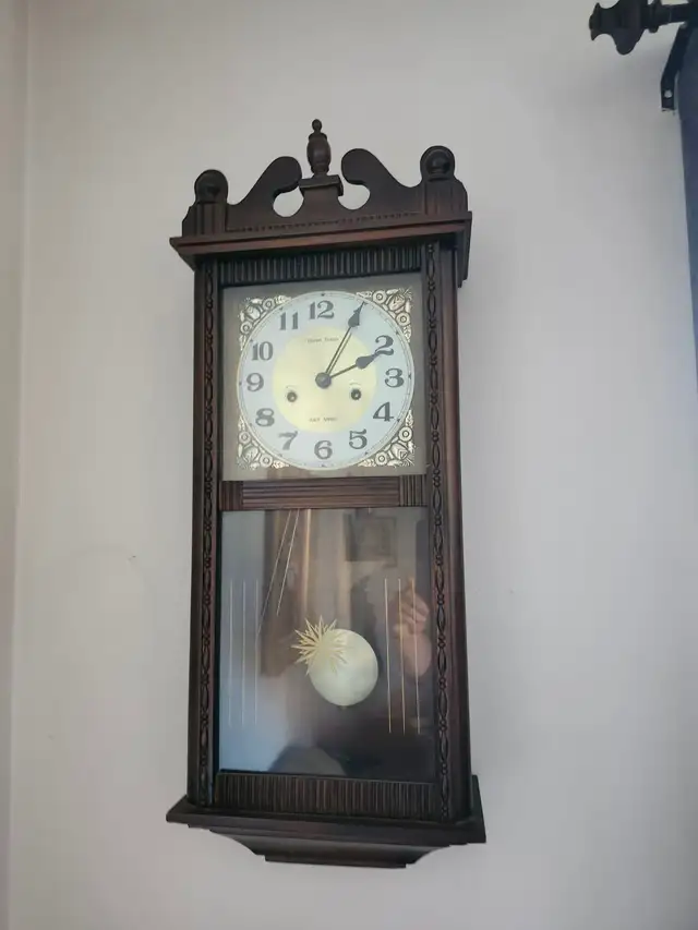 Horloge à vendre.