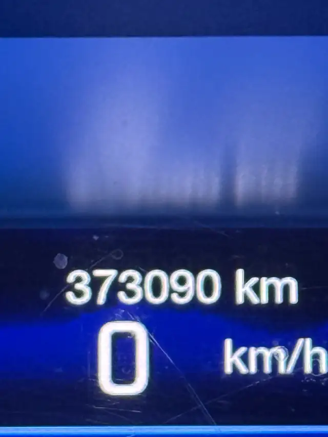 2015 Chrysler 200c - Photo 3