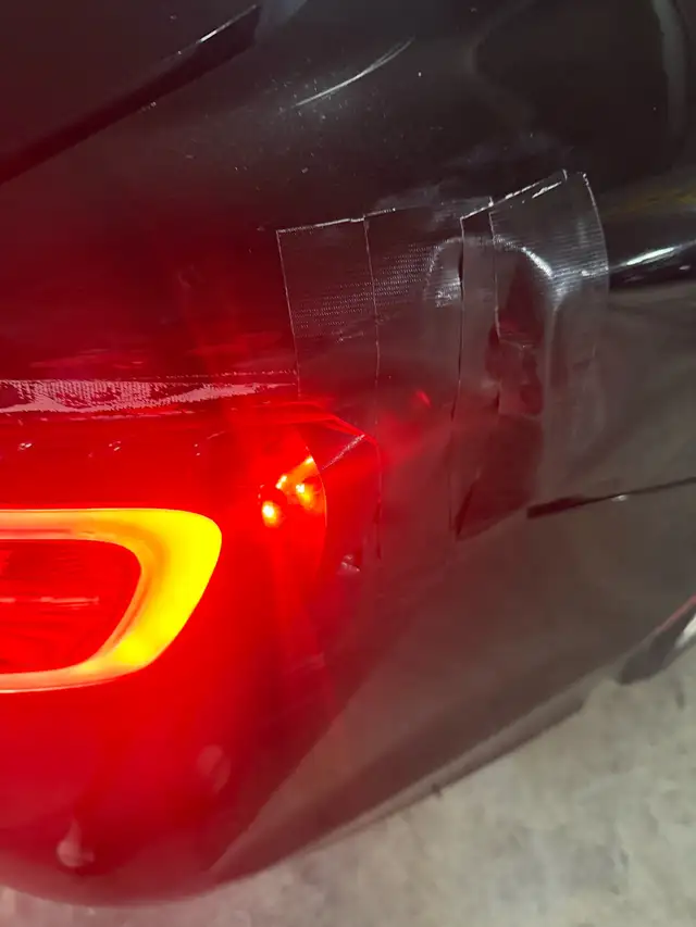 2015 Chrysler 200c - Photo 9