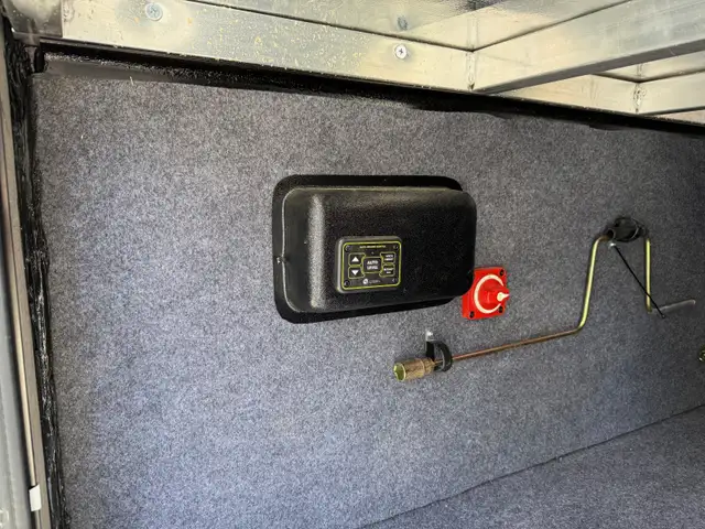 An amazing fifth wheel with options galore! - Photo 10