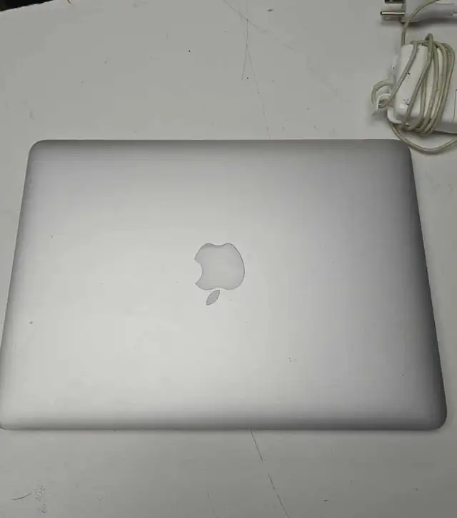 MacBook Pro 13' Apple i5 2.7GHz 8Go SSD – 250$   tx - Photo 2