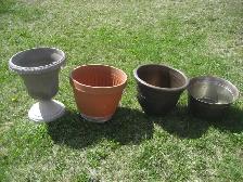 4 Large round planters / plant pots