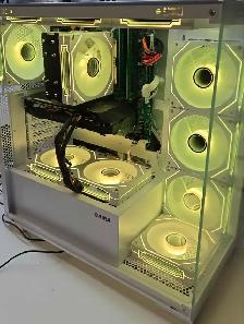 PC GAMING i7-9700F RTX2060 32GB DDR4 512GB NVMe HDD 2TB - White