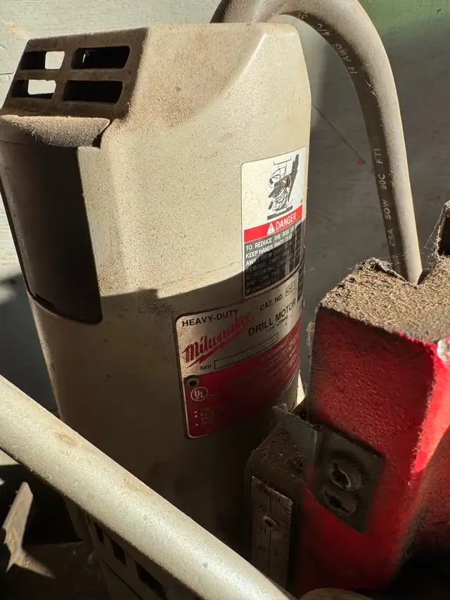 Milwaukee 1 1/4" Mag Drill - Photo 2
