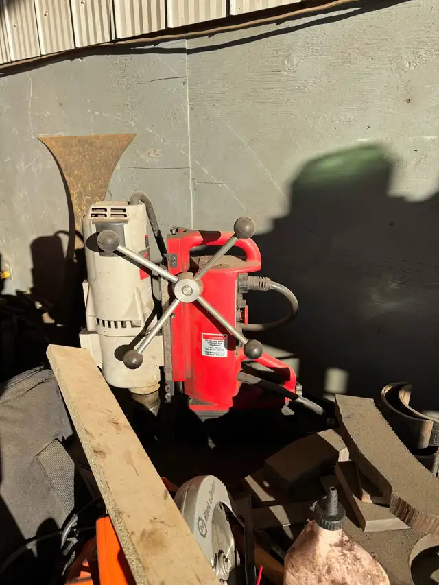 Milwaukee 1 1/4" Mag Drill - Photo 3
