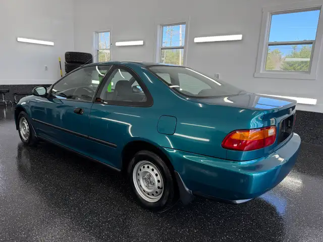 1995 Honda civic DX One Owner Only 51,000KM! - Photo 2