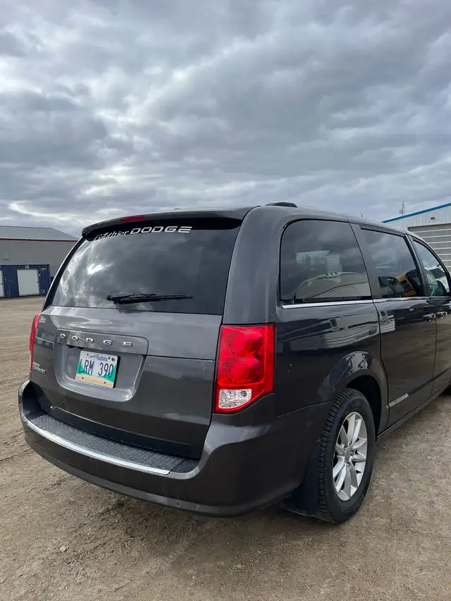 2019 Caravan - Photo 3