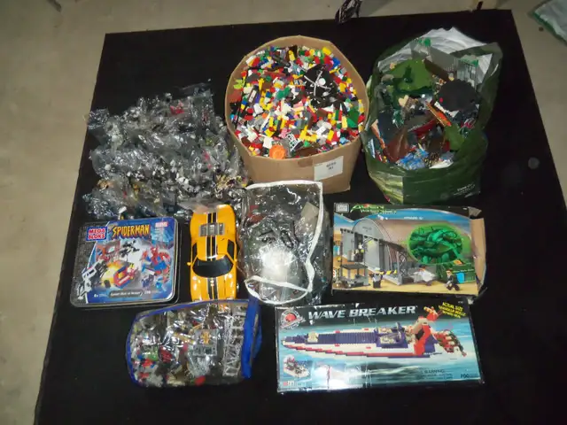 Lego mega block lot - Photo 2
