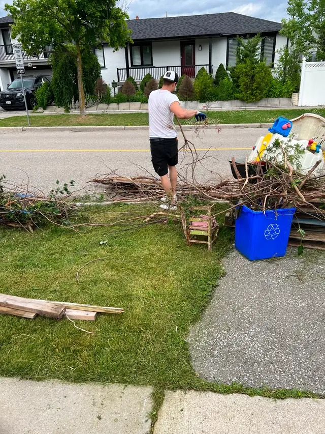 Looking for strong workers in Dunville sarnia or lasalle Ontario - Photo 4