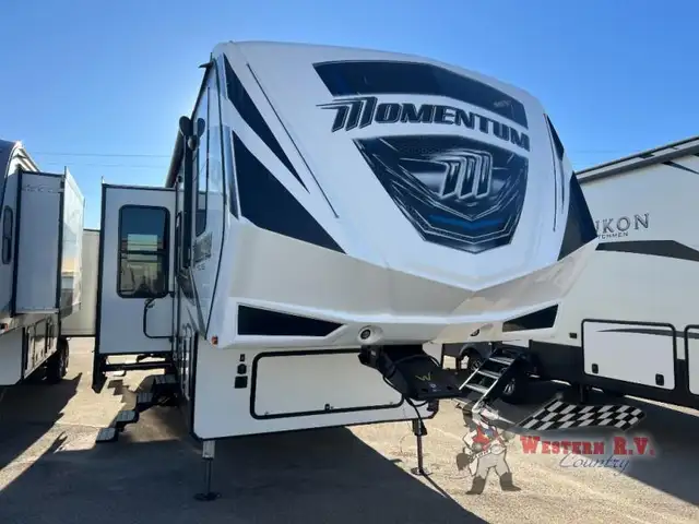 2017 Grand Design Momentum M-Class 328M - Photo 2