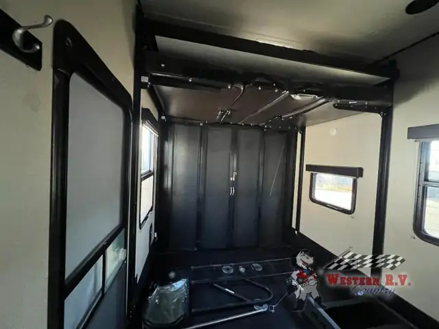 2017 Grand Design Momentum M-Class 328M - Photo 14