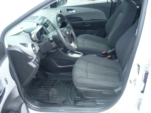 2015 Chevrolet Sonic LT - Photo 7