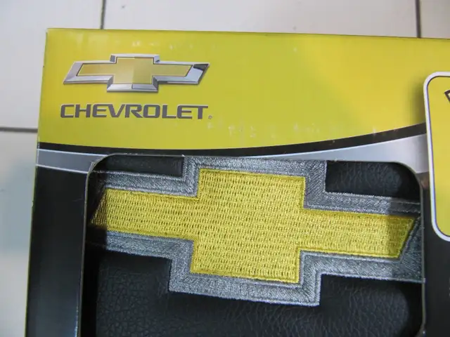 Chevrolet GM Licensed Leatherette Sideless Seat Covers Brand New - Photo 2
