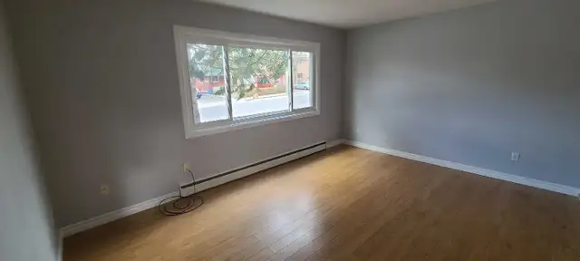 Main floor 2-Bedroom Apartment for Rent – July 1