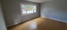 Main floor 2-Bedroom Apartment for Rent – July 1