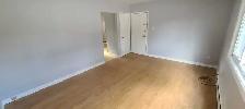 Main floor 2-Bedroom Apartment for Rent – July 1 - Photo 2