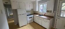 Main floor 2-Bedroom Apartment for Rent – July 1 - Photo 8