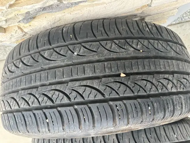 Free Pirelli P235/50ZR18 tires with 50% tread left. - Photo 7