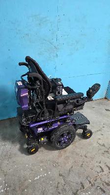 Quantum edge 3 electric wheelchair - Photo 2