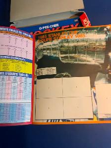1985-86 O-PEE-CHEE hockey sticker albums with display box - Photo 3