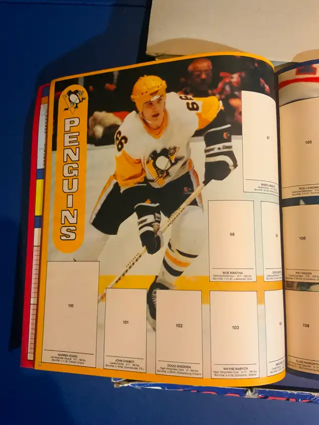 1985-86 O-PEE-CHEE hockey sticker albums with display box - Photo 4