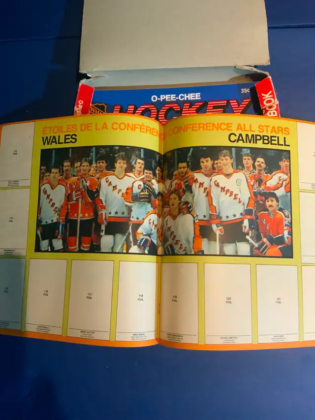 1985-86 O-PEE-CHEE hockey sticker albums with display box - Photo 5