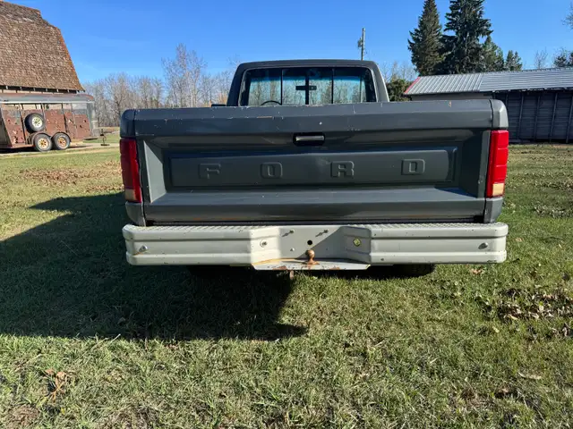 1986 Ford F150 - Photo 4