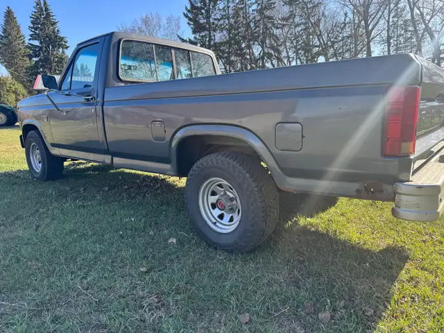 1986 Ford F150 - Photo 5