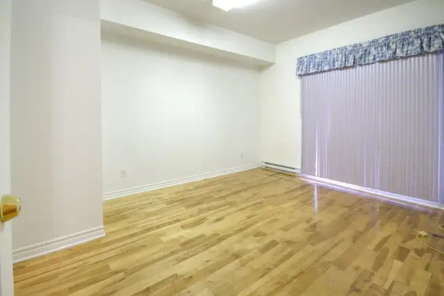À louer Condo 4 1/2   Den for rent (Centre ville-Downtown) - Photo 5