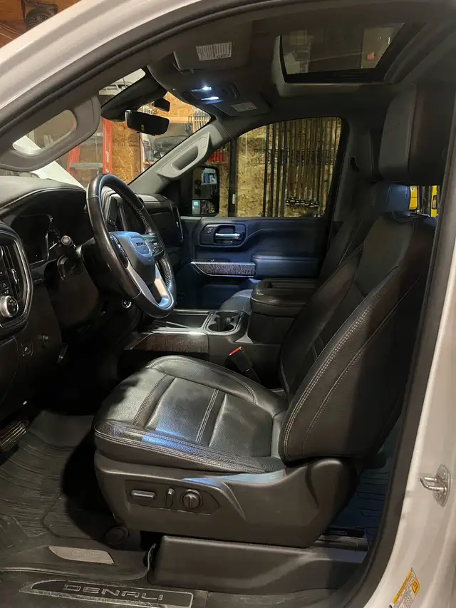 2022 GMC Sierra 3500 Denali Dually - Photo 2
