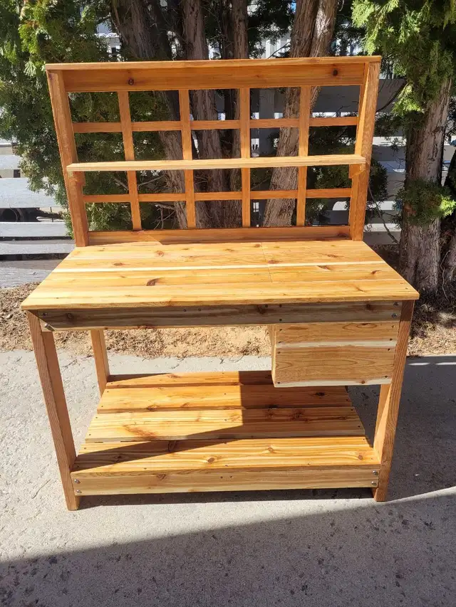 Cedar Potting Bench