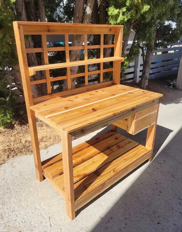 Cedar Potting Bench - Photo 2