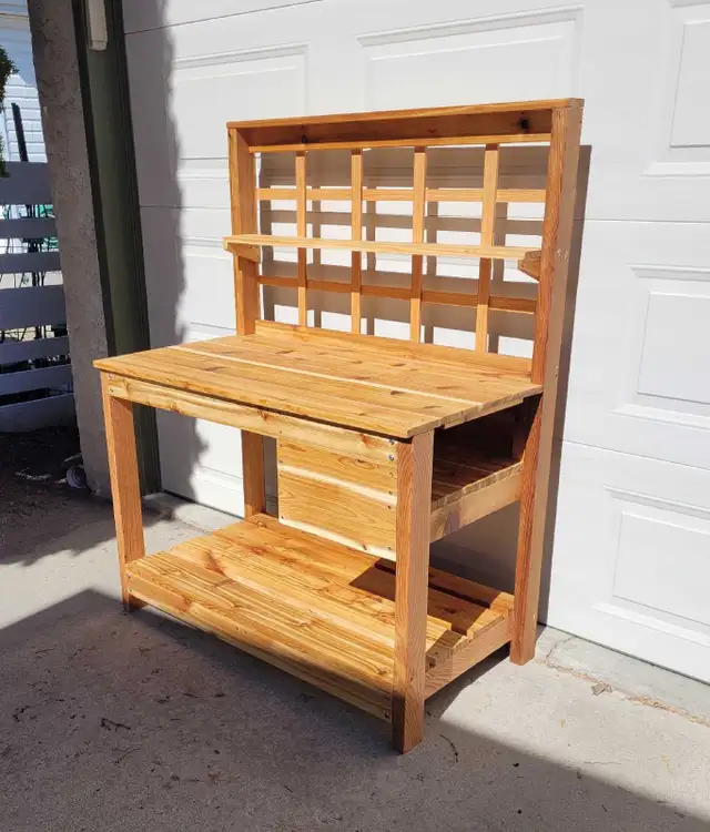 Cedar Potting Bench - Photo 3
