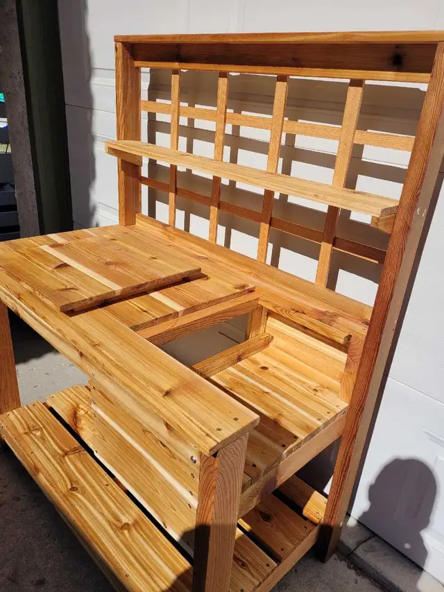 Cedar Potting Bench - Photo 4