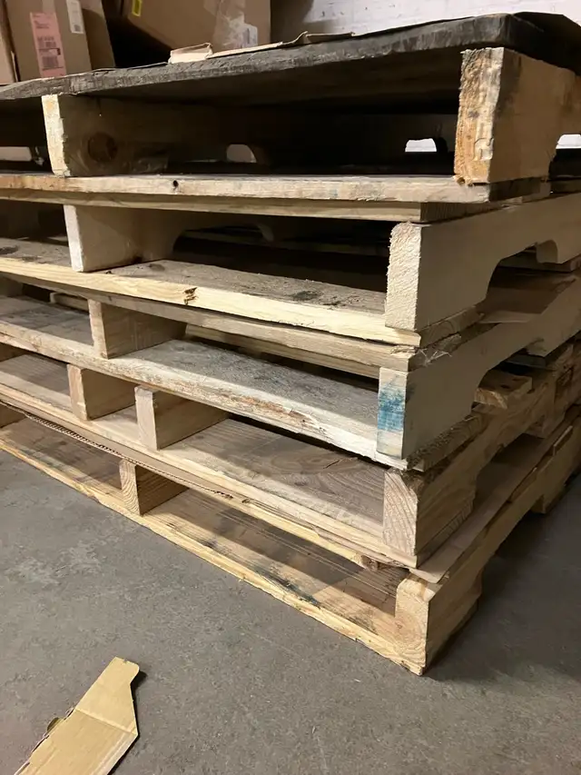 free pallets
