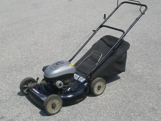 UP FOR SALE TODAY 3 IN 1 22' MURRAY 550 SERIES   BAG LAWNMOWER! - Photo 2