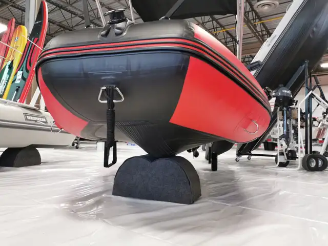 Looking for inflatable fishing boat with all accessories? - Photo 5
