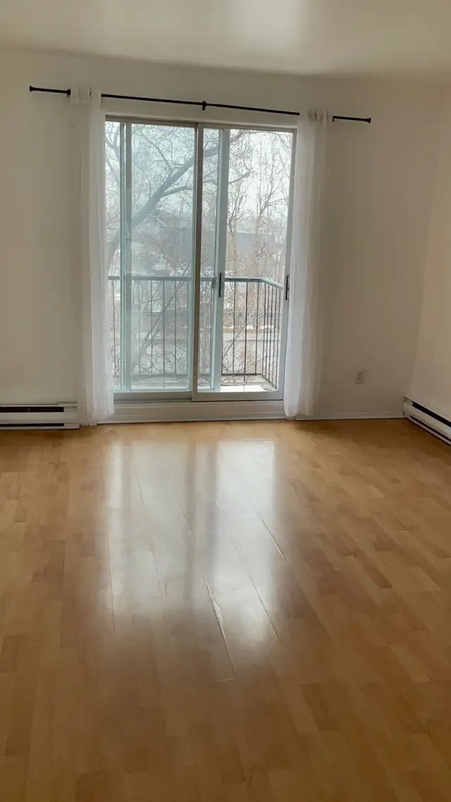 4 1/2 à louer à laval - Photo 2