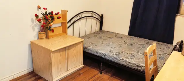 bright & clean furnished room on the main - Photo 5