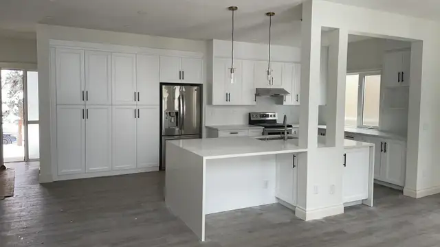 Warehouse sale! Solid wood kitchen bathroom cabinets - Photo 9