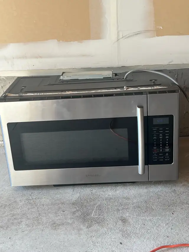 QUICK SALE  - Samsung Mircowave