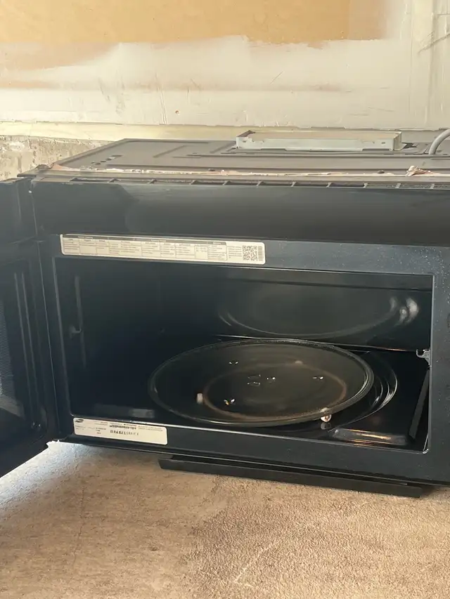 QUICK SALE  - Samsung Mircowave - Photo 2